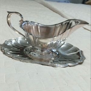 New !!! Gorham Heritage Sauce Boat with Saucer
